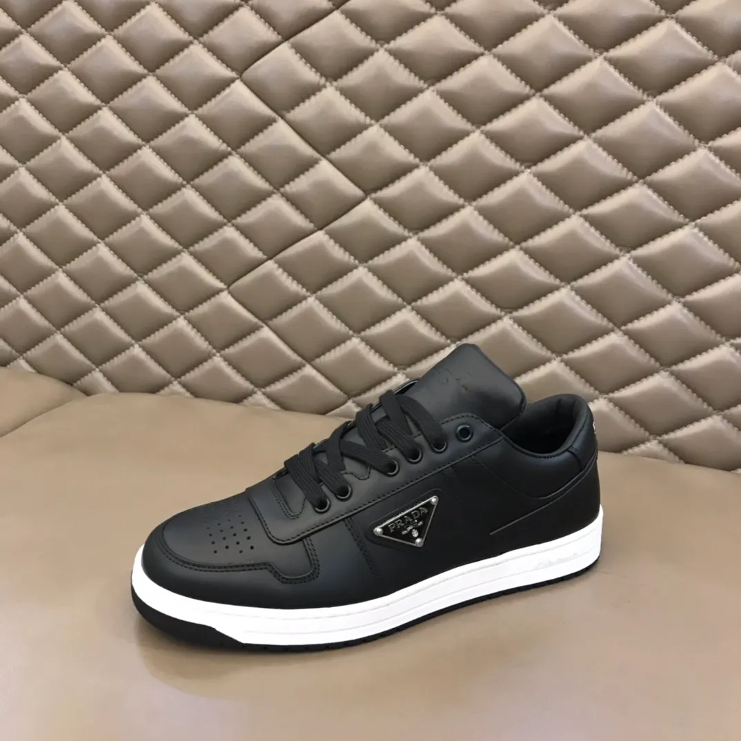 P380 Yuan 38-45 Prada Prada’s new men’s leather sports shoes, the highest version on the market, any comparison is welcome🆚! The original leather has excellent texture and is super high-end! Fetal sheep net lining imported from Italy, removable pad! Luxurious materials and fine workmanship, highly recommended!